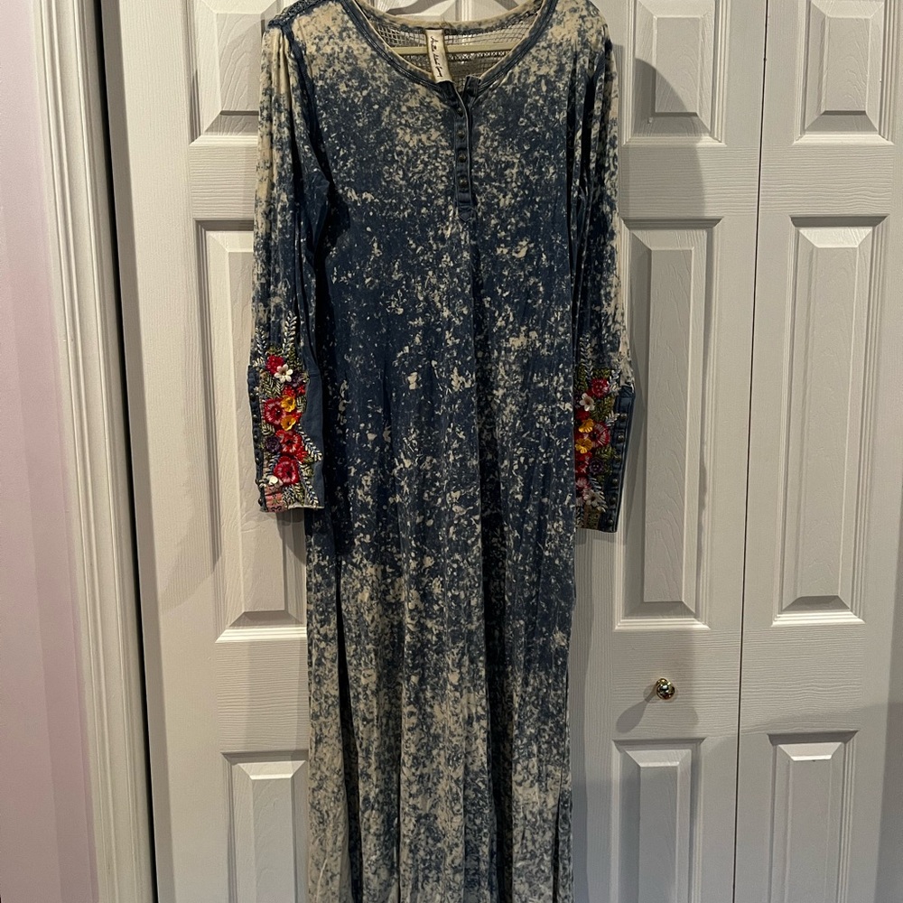 Aratta Blue Tie-Dye Top with Embroidered Cuff Detail
